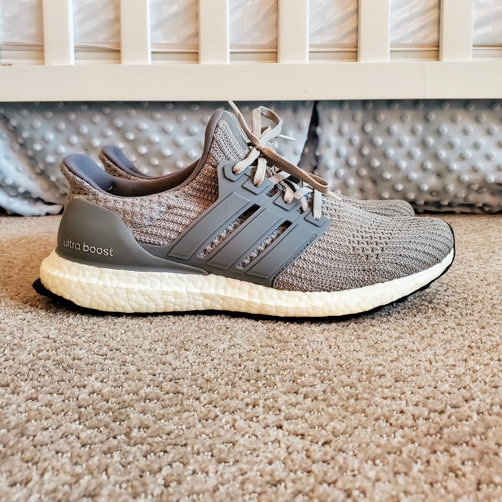 *SOLD* Ultraboost 4.0 Grey Ultra Boost EUC 9.5